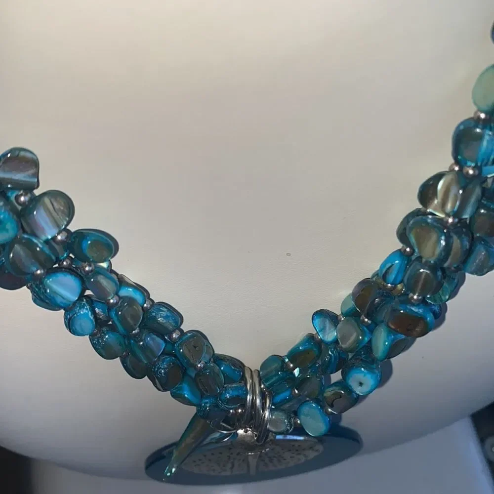 Multilayered Spiked Blue Shell Necklace - Picture 5 of 9